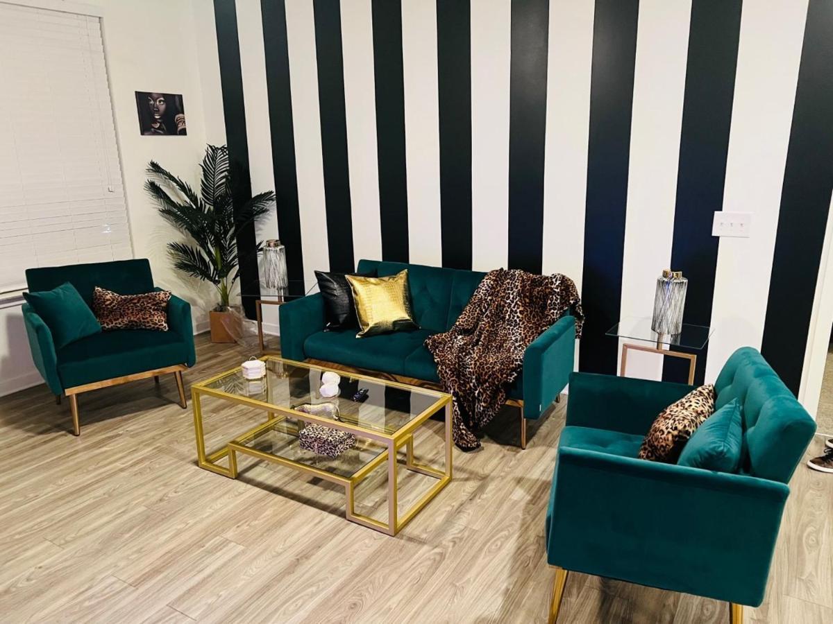 The Emerald Kingdom Apartment *