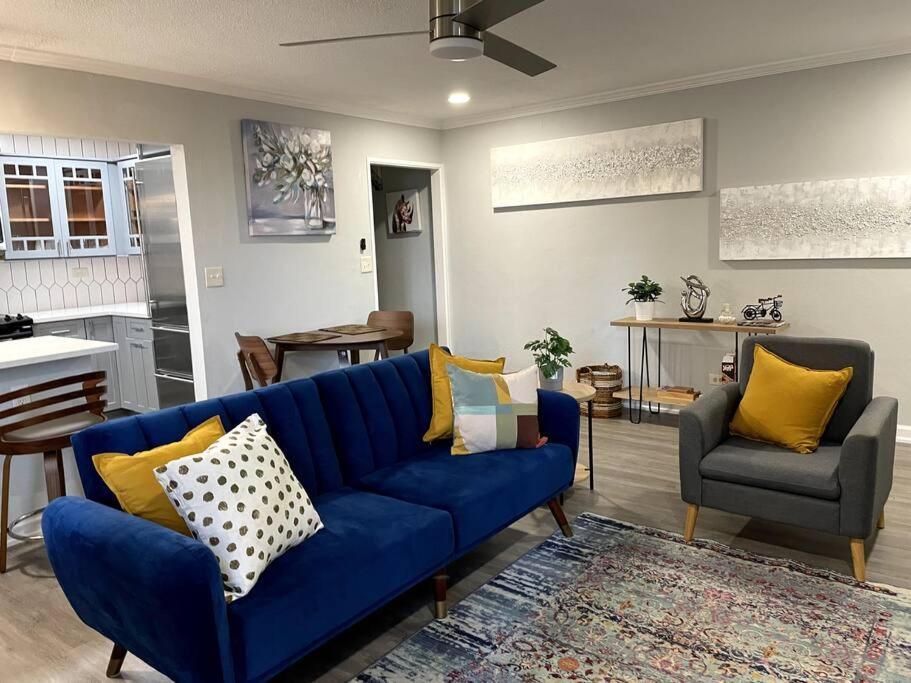 Away From Downtown Atl 16th Floor Apartment