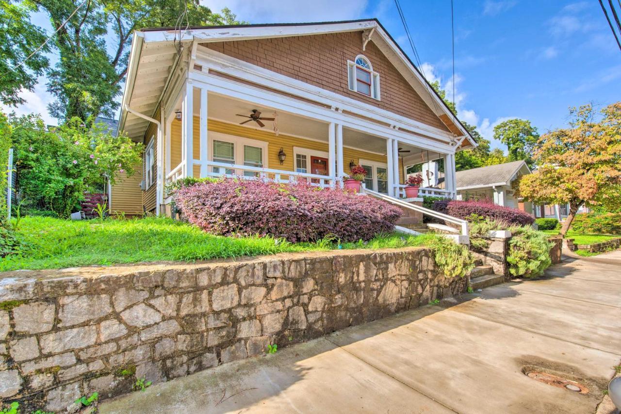 Chic With Fire Pit - Near Midtown! Holiday home