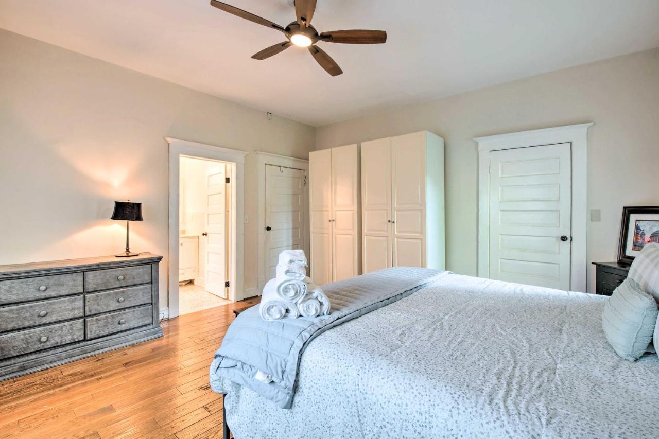 Chic With Fire Pit - Near Midtown! *