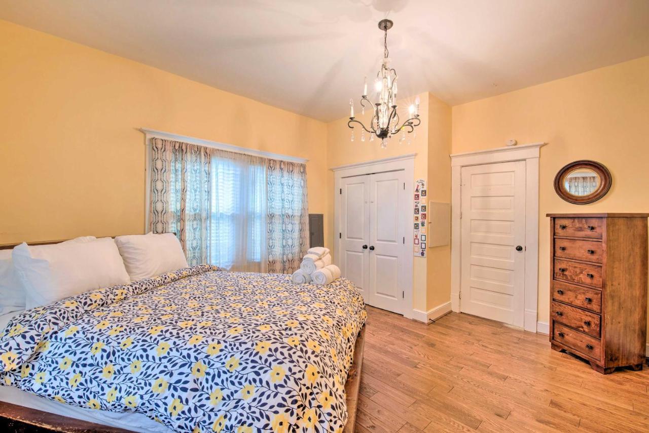Chic With Fire Pit - Near Midtown! Holiday home Atlanta