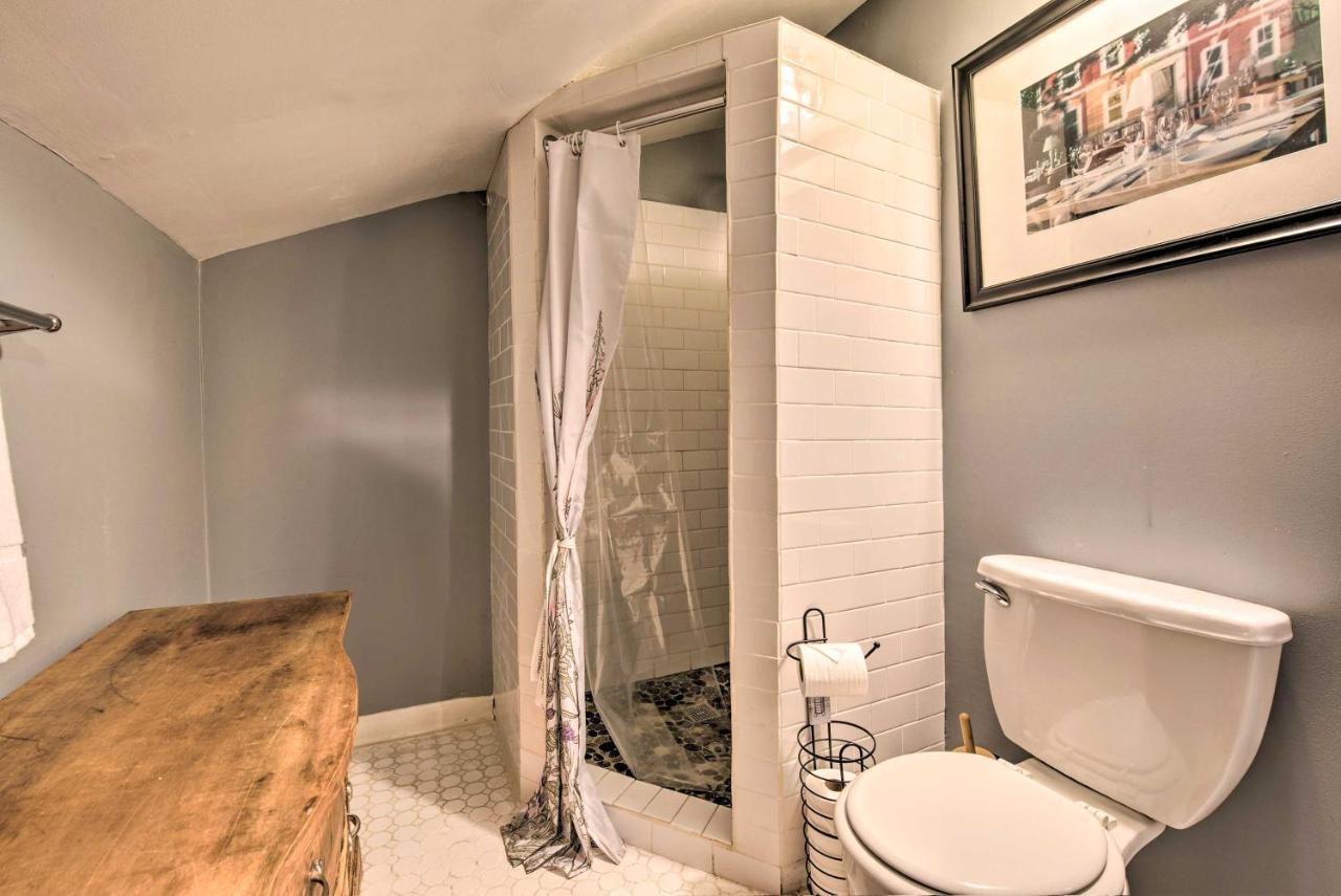 Holiday home Chic With Fire Pit - Near Midtown! Atlanta
