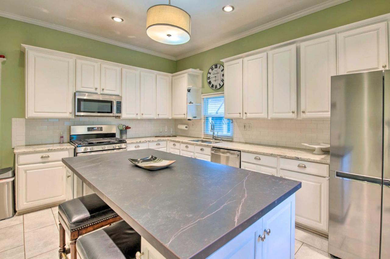 Chic With Fire Pit - Near Midtown! Atlanta