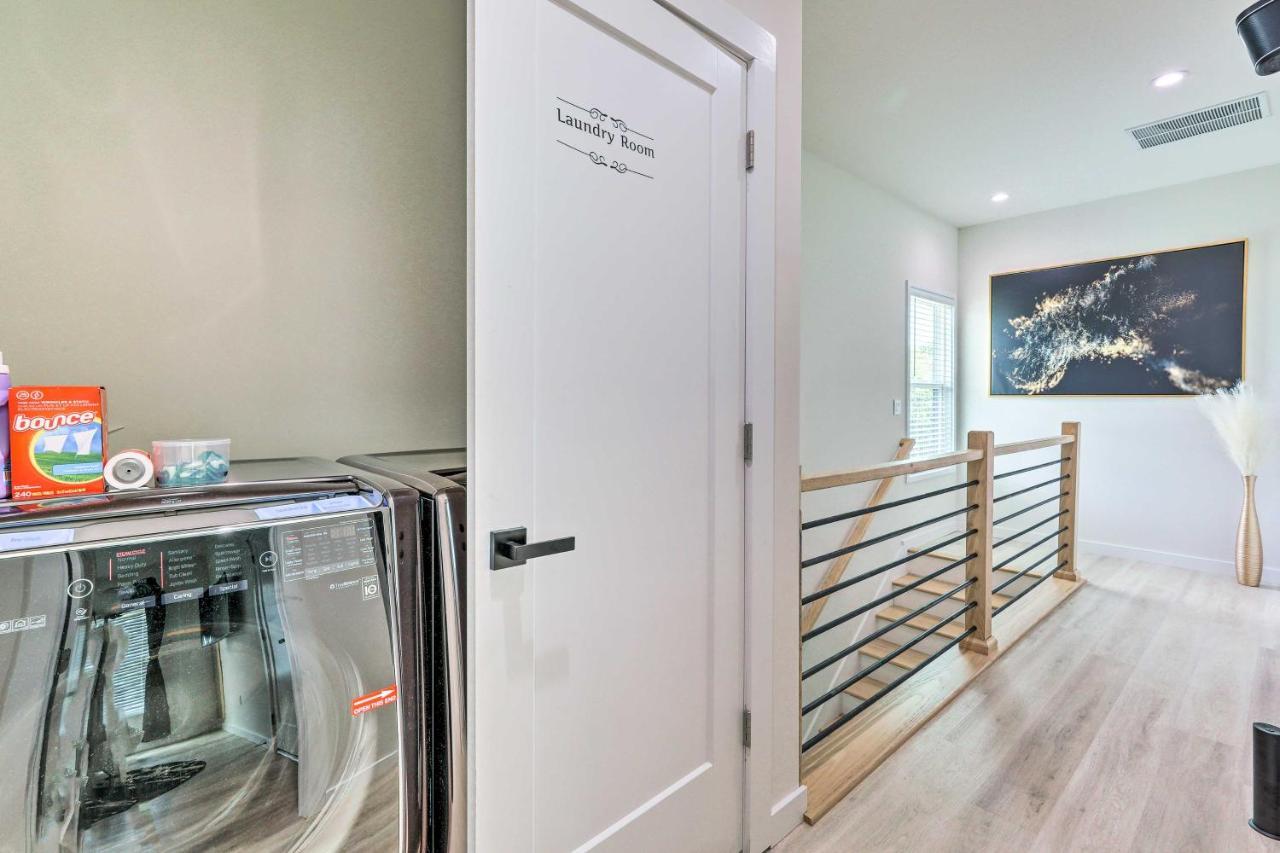 Luxury Smart 2 Miles To Downtown Atlanta! Holiday home