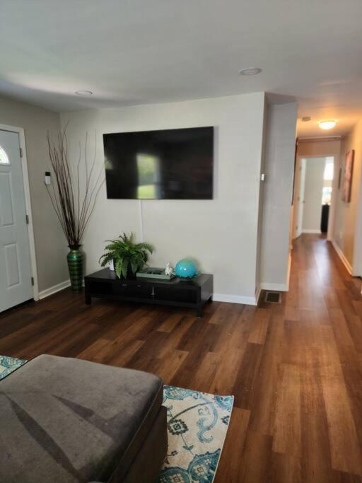 Holiday home Modern 3 Bedroom 2 Bath Home-10 Mins From Airport Atlanta
