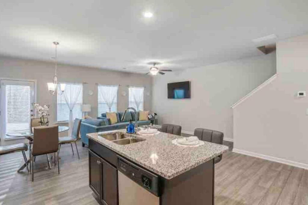 3 Bedroom Elegant Atlanta