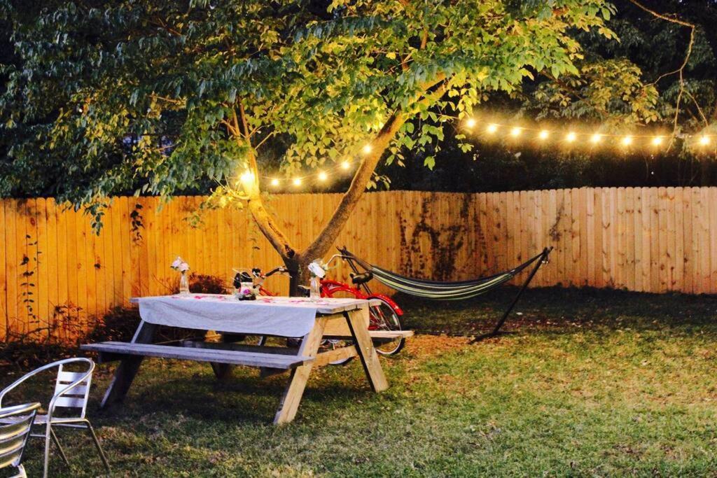The Hendrix Tiny House - 8 Mins To Airport!!! *