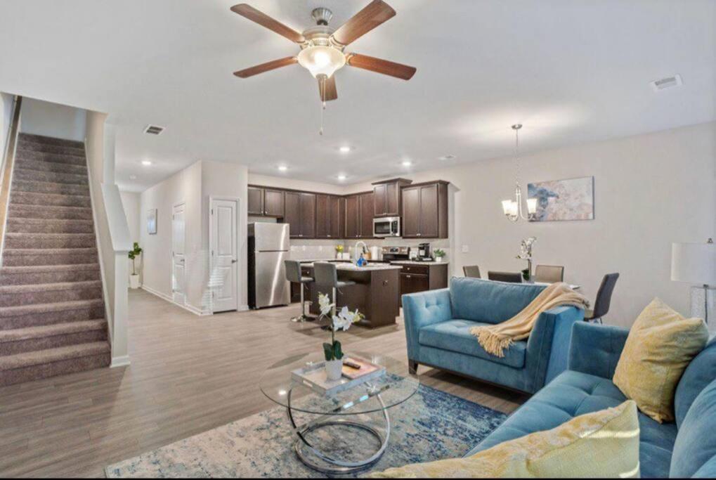 Holiday home 3 Bedroom Elegant