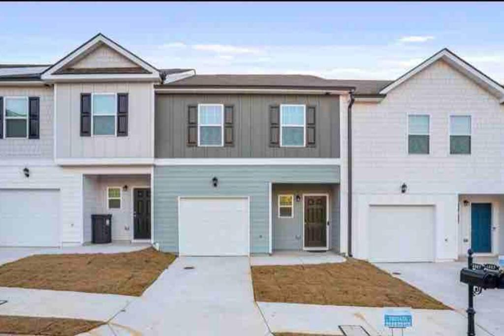 3 Bedroom Elegant Atlanta