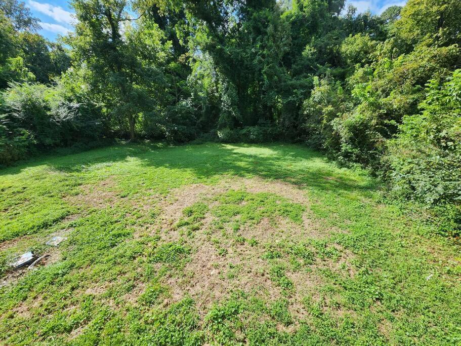 Modern 3 Bedroom 2 Bath Home-10 Mins From Airport