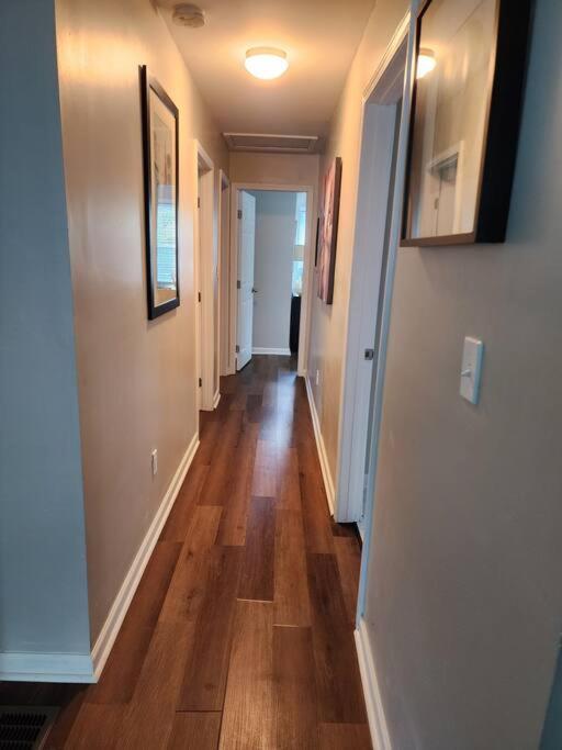 Modern 3 Bedroom 2 Bath Home-10 Mins From Airport Holiday home Atlanta