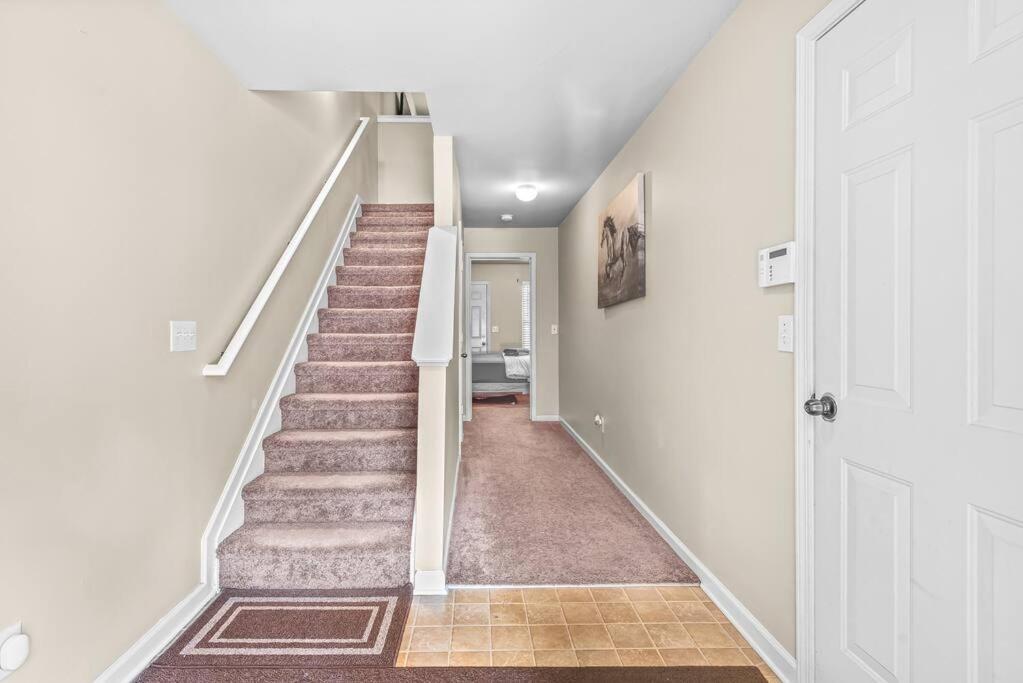 Charming Multilevel 4 Bedroom Townhouse Apartment Atlanta