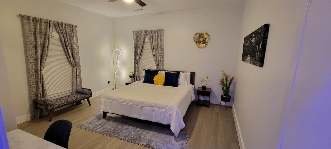 Serenity-2br Away From Home. 6 Min From Atl Airport Atlanta