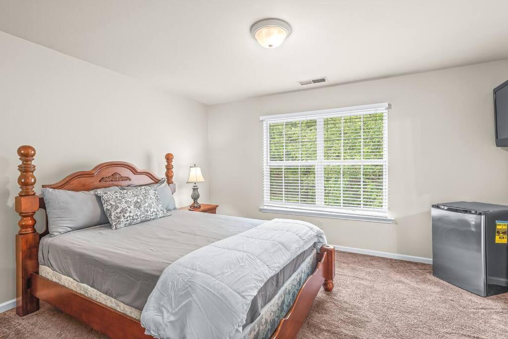 Charming Multilevel 4 Bedroom Townhouse Apartment Atlanta
