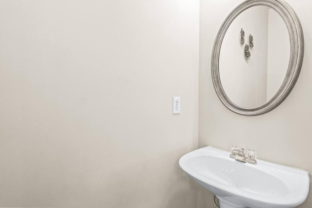 Apartment Charming Multilevel 4 Bedroom Townhouse Atlanta