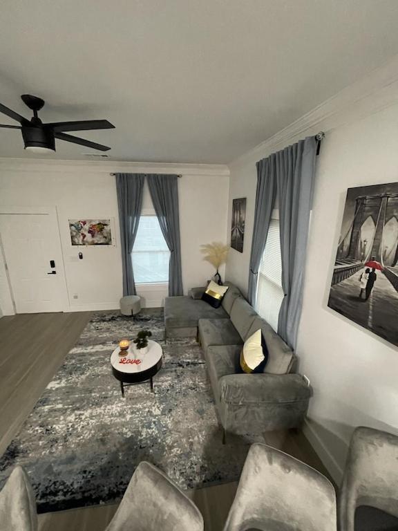 Serenity-2br Away From Home. 6 Min From Atl Airport Villa Atlanta