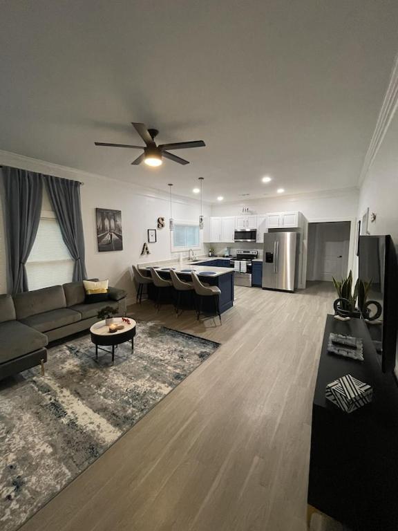 Serenity-2br Away From Home. 6 Min From Atl Airport Villa Atlanta
