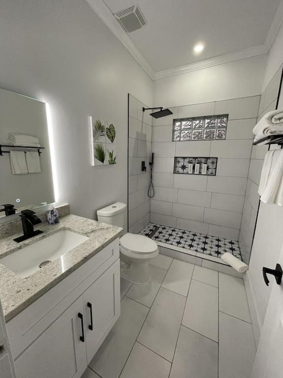 Serenity-2br Away From Home. 6 Min From Atl Airport Villa *