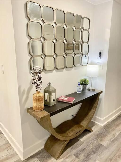 Downtown! 24h Concierge! Private Balcony! Highrise Views * Atlanta
