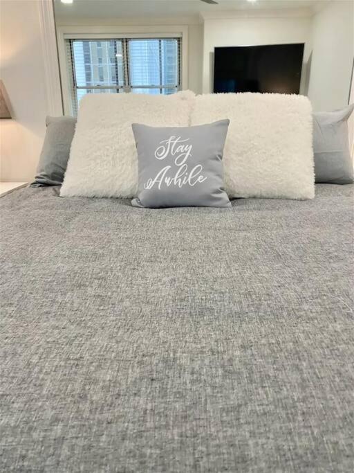 Downtown! 24h Concierge! Private Balcony! Highrise Views Apartment Atlanta