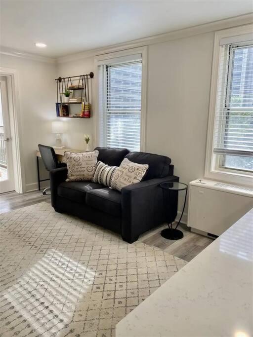 Apartment Downtown! 24h Concierge! Private Balcony! Highrise Views *
