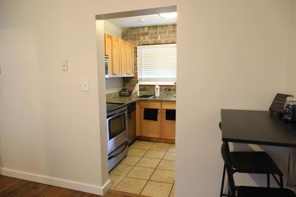 Entire Minutes From Downtown
