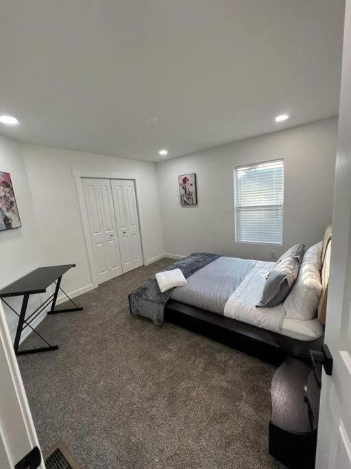 Modern At Colonial College Park Holiday home *