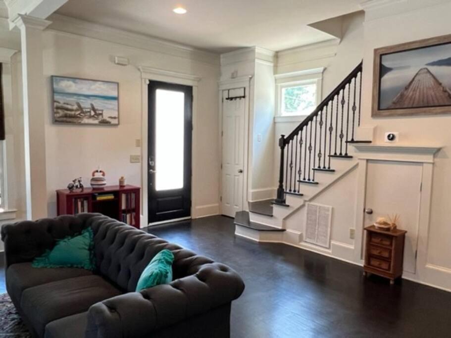 Quiet & Cozy 4bd, 3ba Family