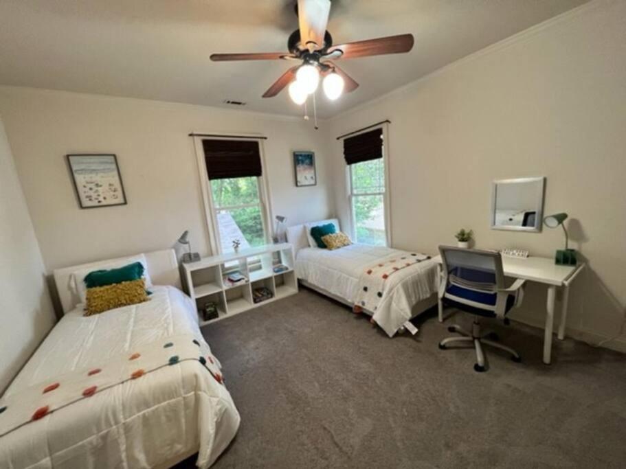 Quiet & Cozy 4bd, 3ba Family Holiday home