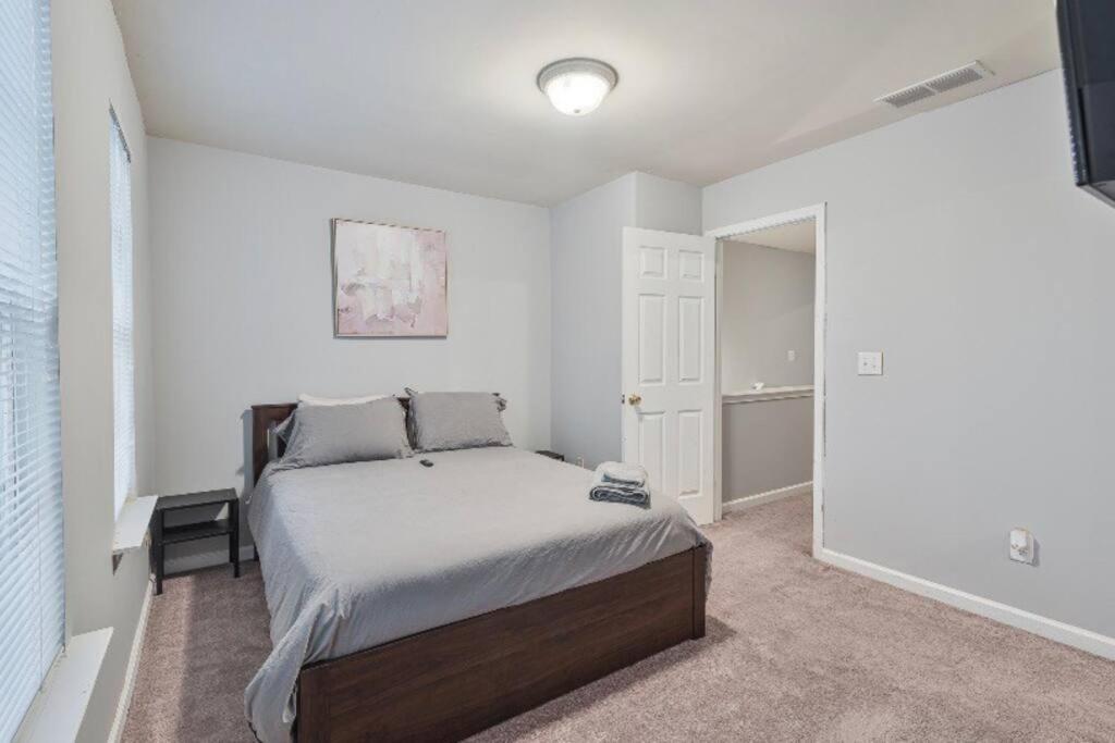 Beautiful Cozy 3-bedroom Townhome Retreat