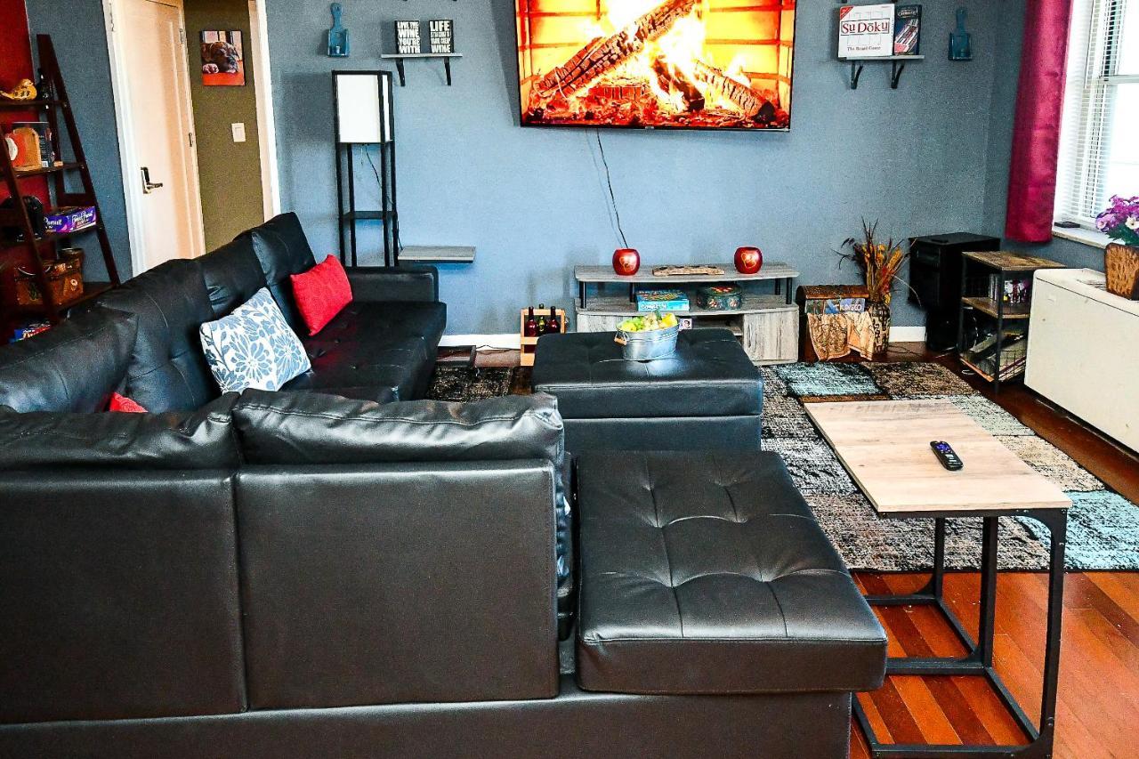 Modern Designed Dtwn With A 99 Percent Walk Score