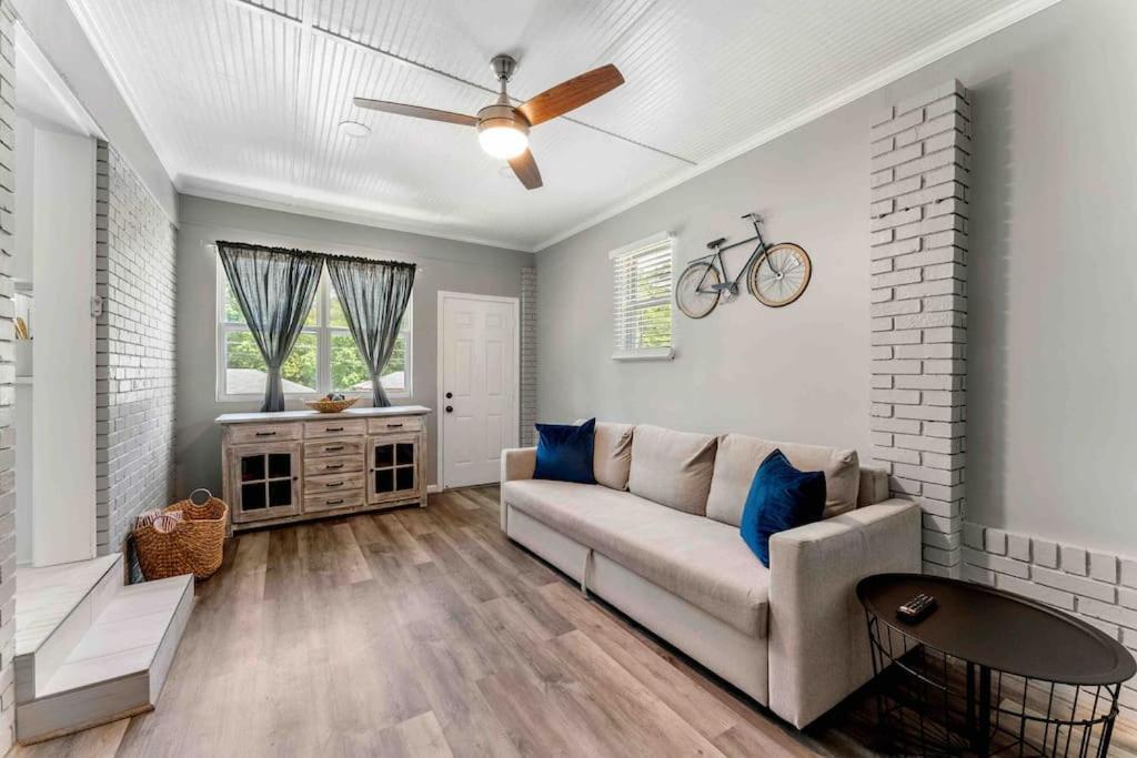 Cozy 3br+ Access W/ Kingbed Holiday home