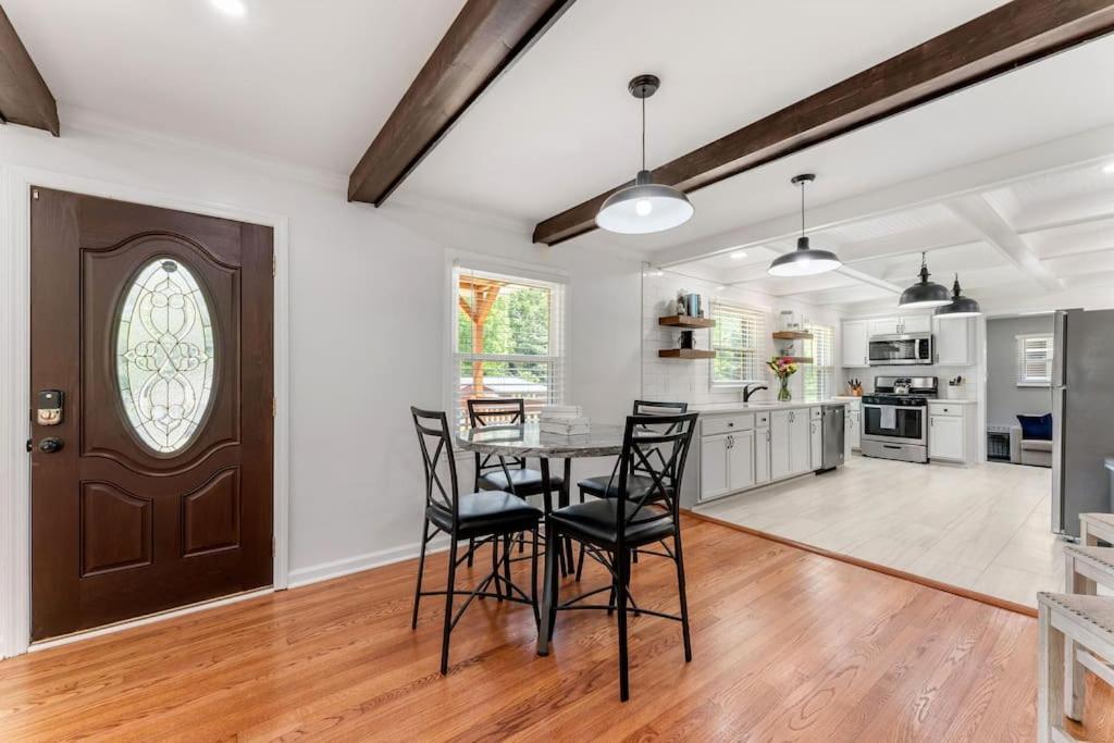 Cozy 3br+ Access W/ Kingbed Holiday home