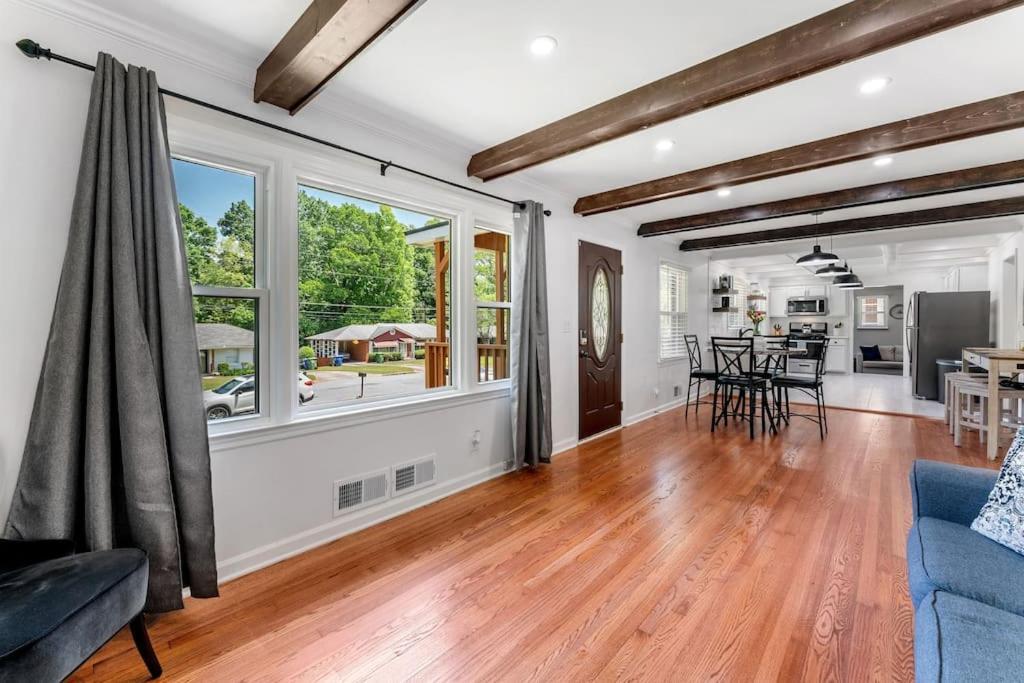 Cozy 3br+ Access W/ Kingbed Holiday home *