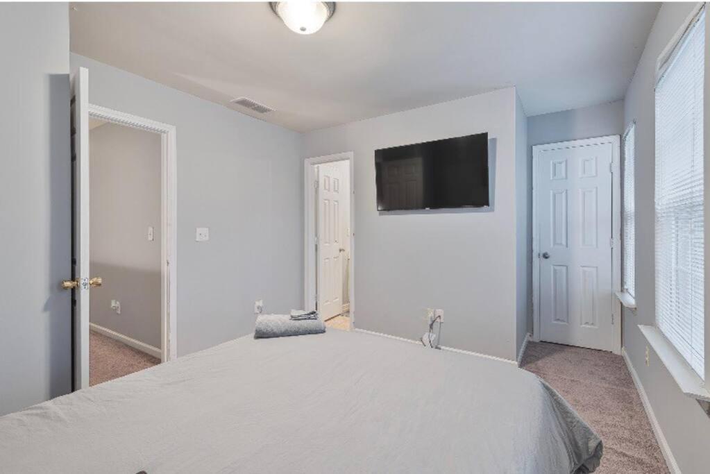 Beautiful Cozy 3-bedroom Townhome Retreat Apartment Atlanta