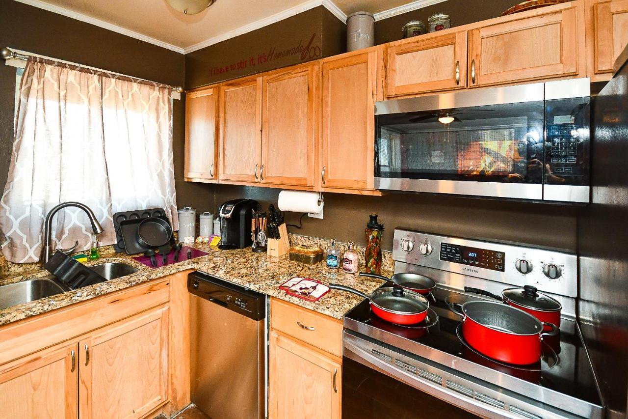 Modern Designed Dtwn With A 99 Percent Walk Score *