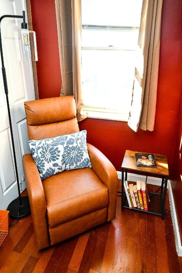 Modern Designed Dtwn With A 99 Percent Walk Score