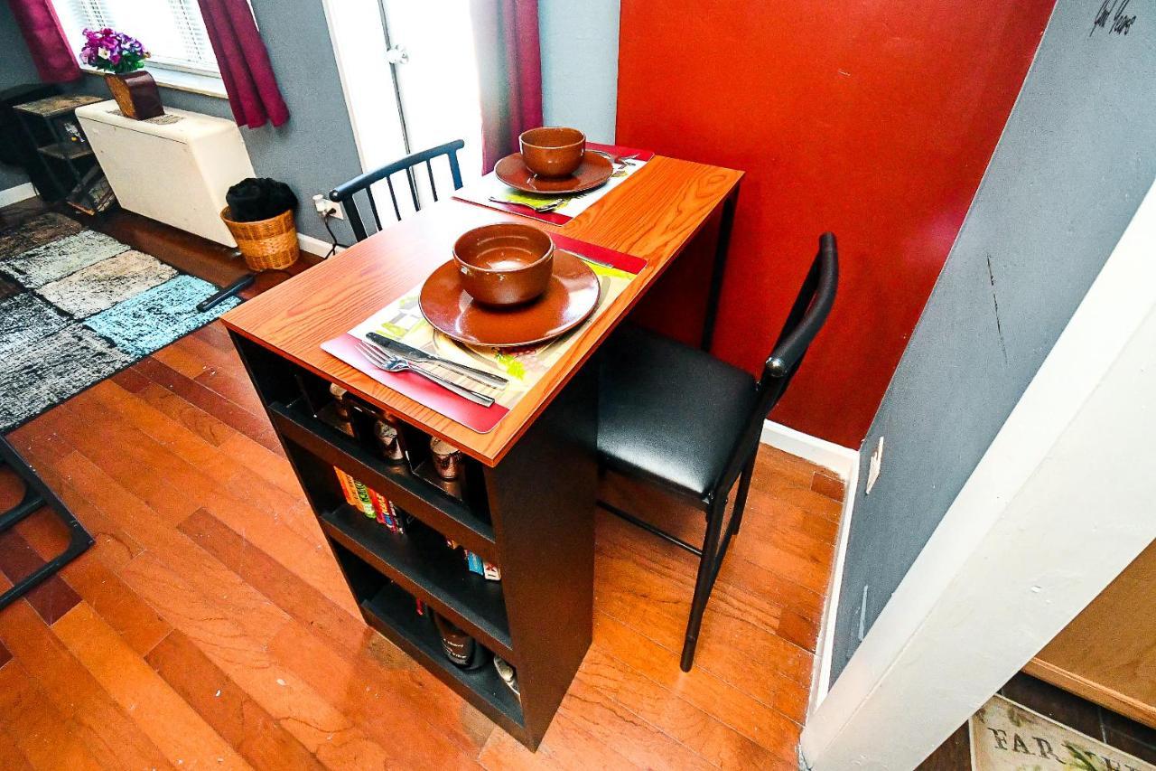 Modern Designed Dtwn With A 99 Percent Walk Score Holiday home *