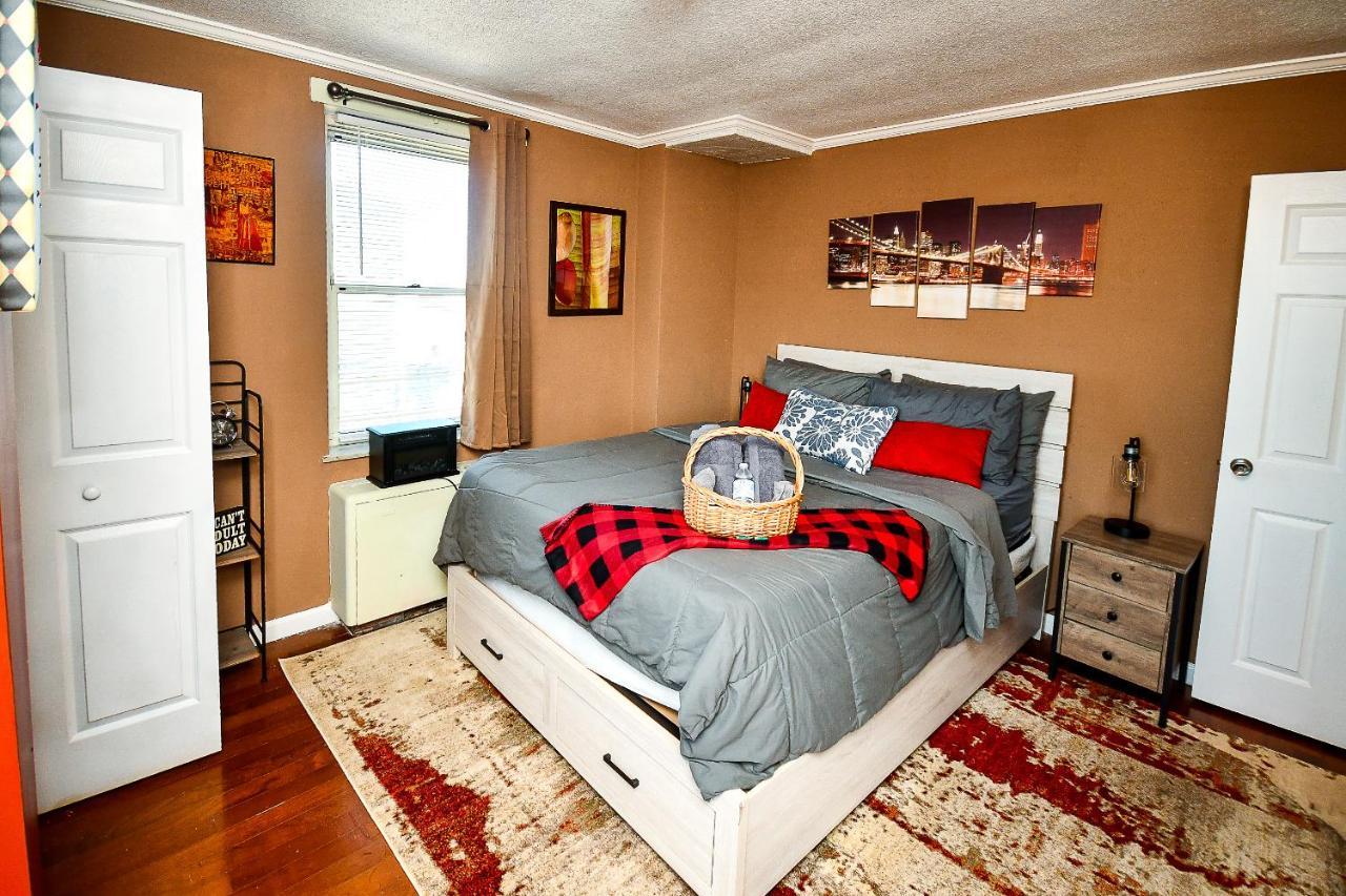 Holiday home Modern Designed Dtwn With A 99 Percent Walk Score *