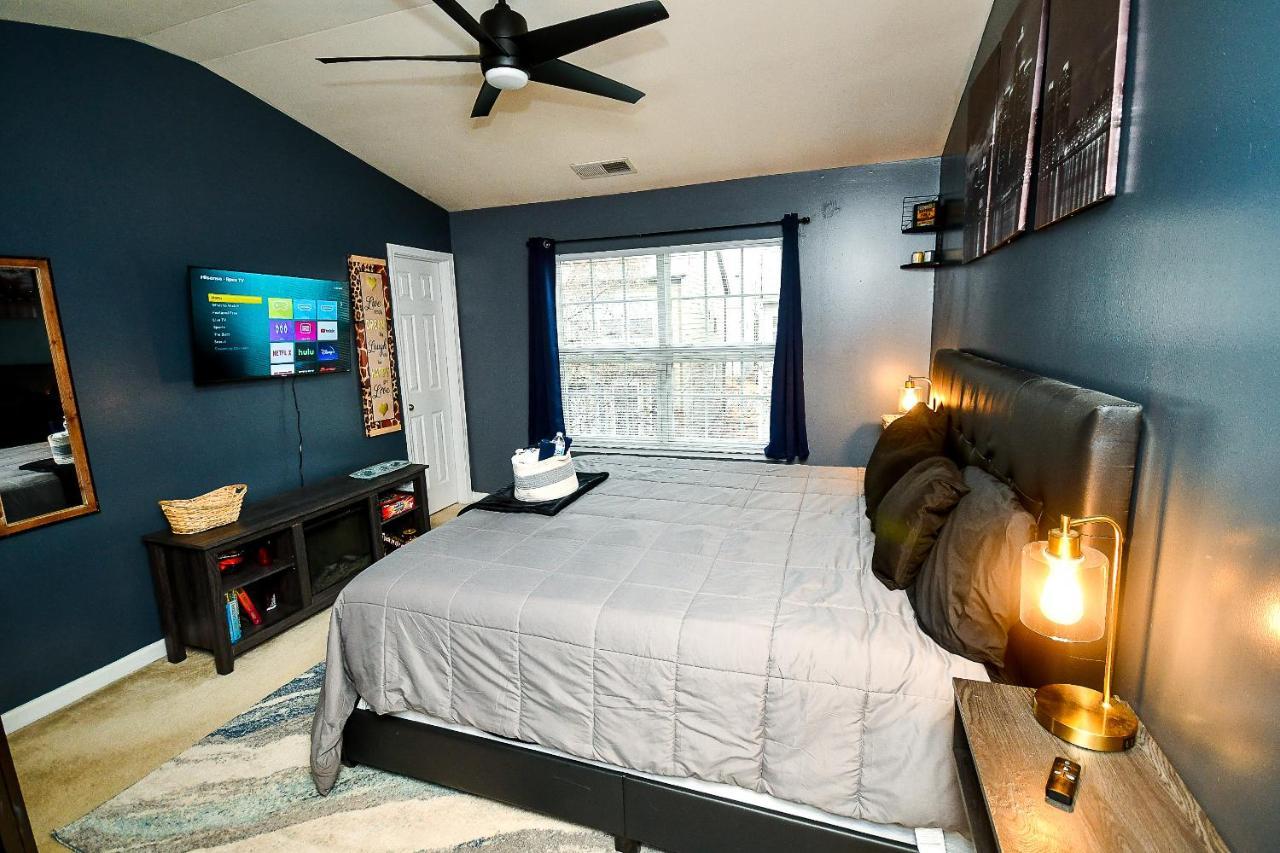 Amazing Large 3 Bed House With King Bed Less Than 10 Miles To Dtwn
