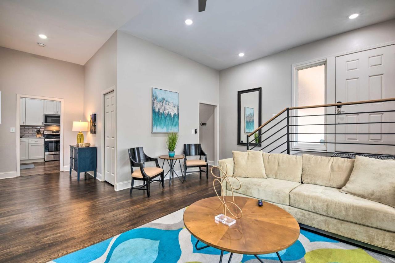 Holiday home Retreat With Deck In Greenbriar Area! Atlanta