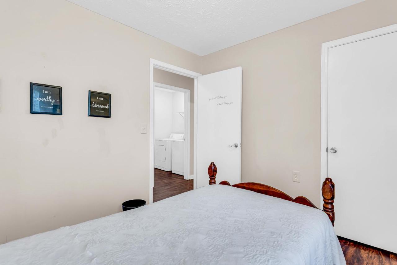 Holiday home Hubbard Hideaway