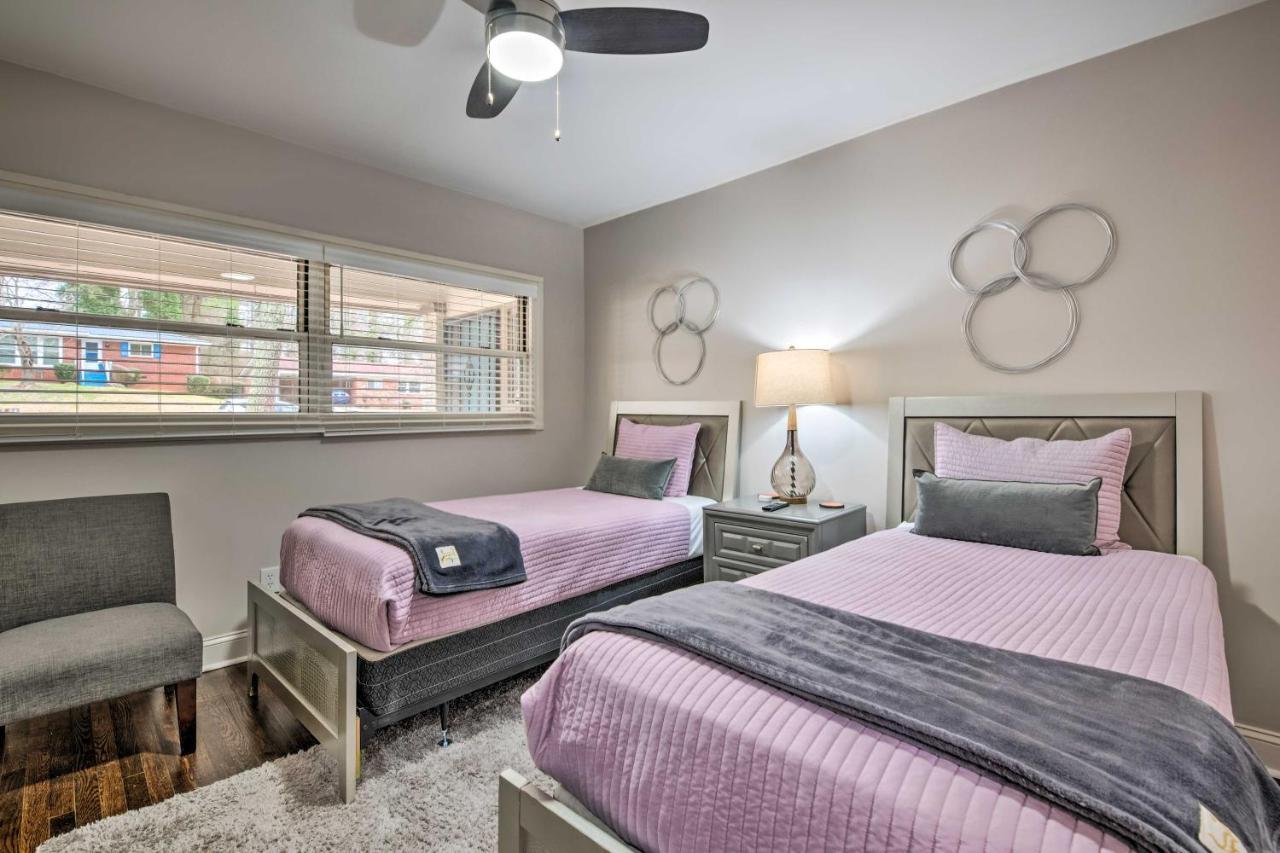 Holiday home Retreat With Deck In Greenbriar Area!