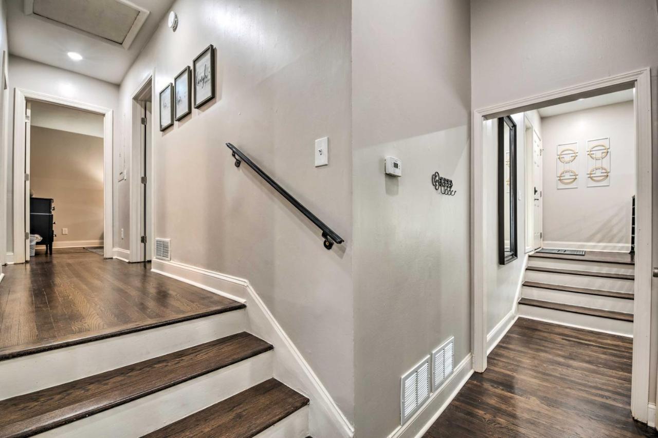 Retreat With Deck In Greenbriar Area! * Atlanta
