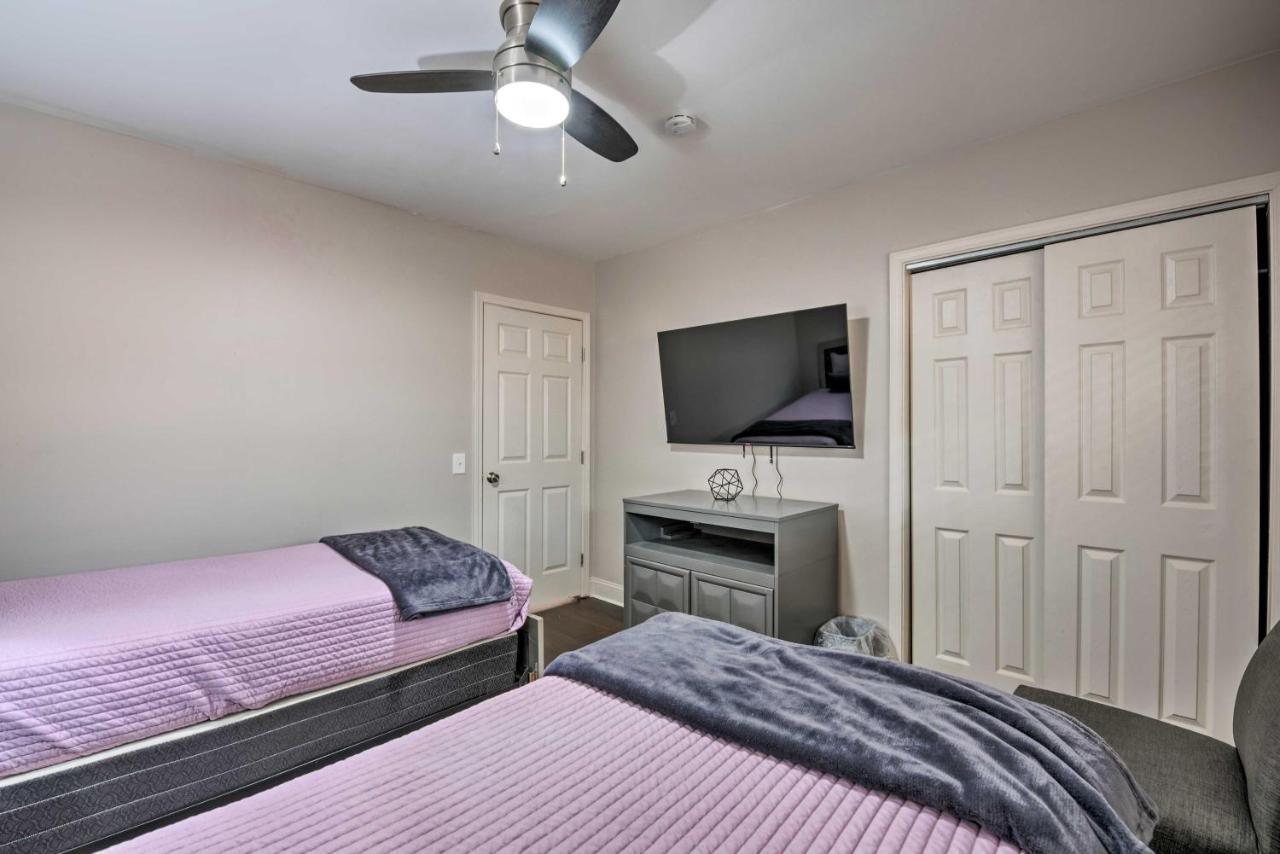 Holiday home Retreat With Deck In Greenbriar Area! *