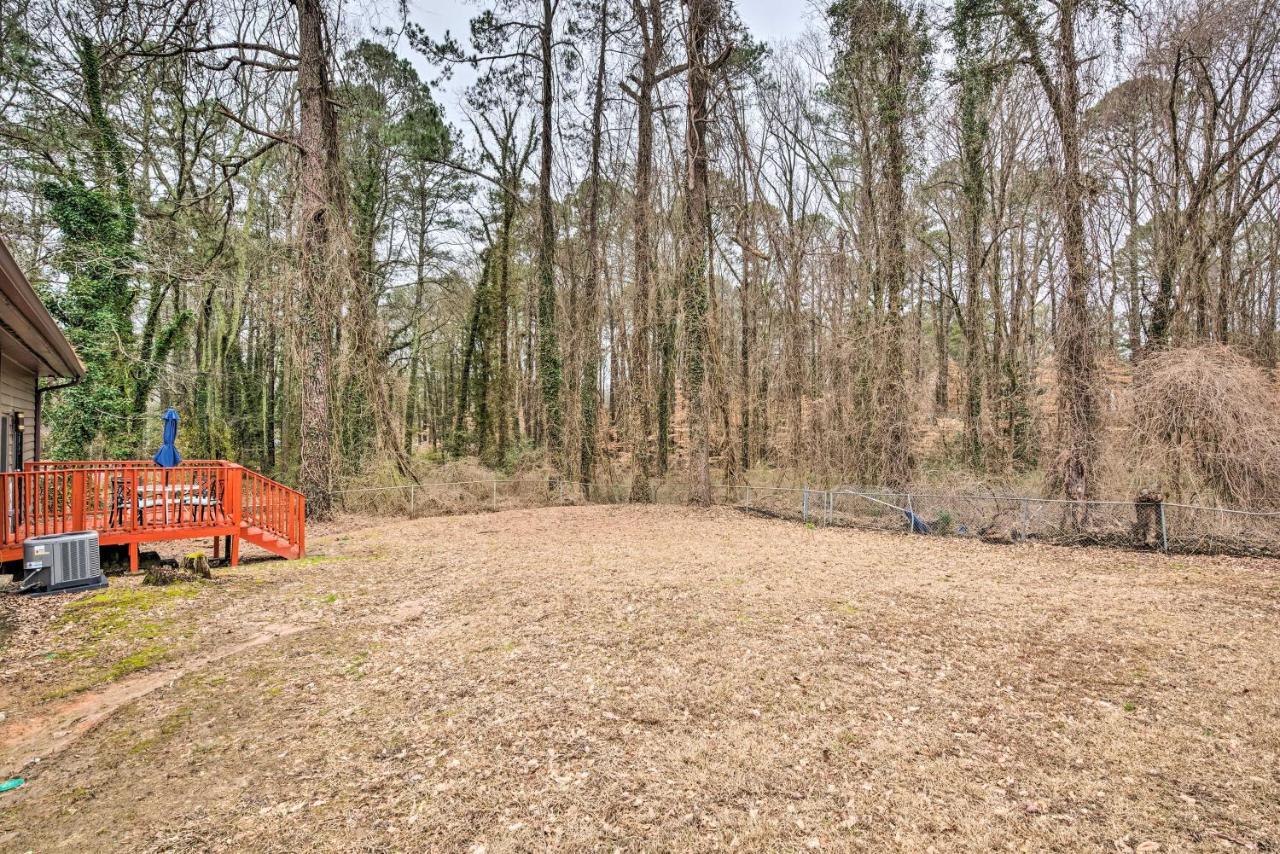 Retreat With Deck In Greenbriar Area! Holiday home