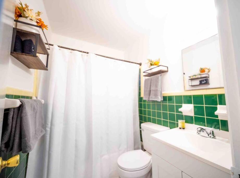 Apartment Downtown Atl 2bd W/ Free Pkng *