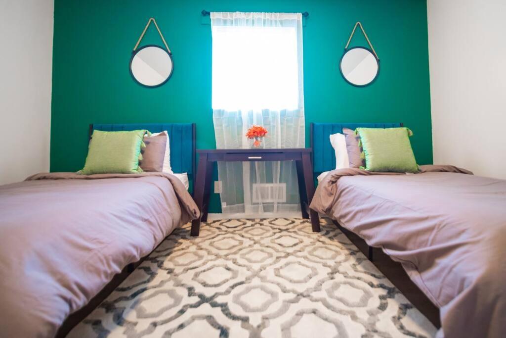 Downtown Atl 2bd W/ Free Pkng * Atlanta