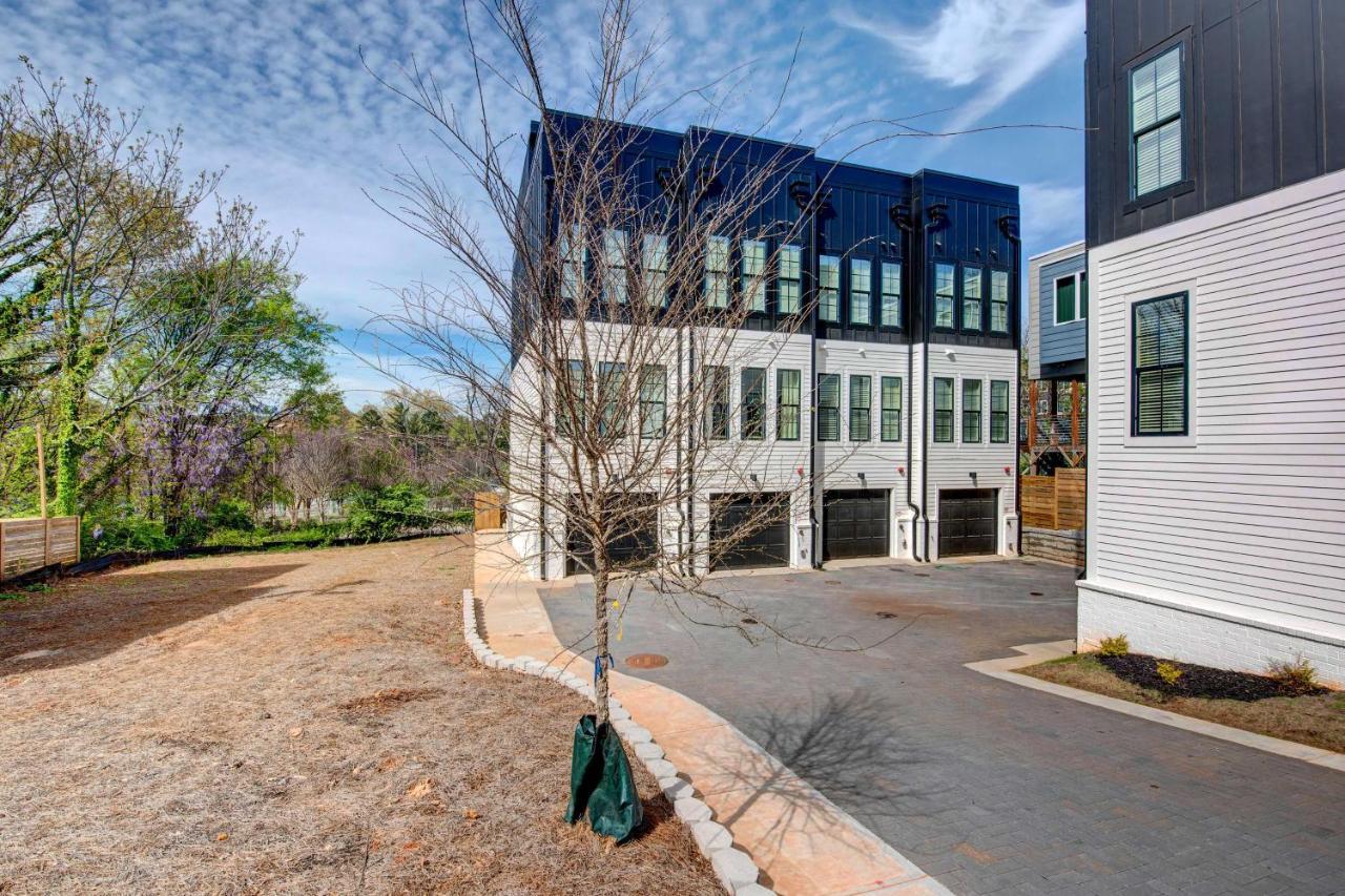 Modern Townhome About 2 Mi To Downtown! Holiday home