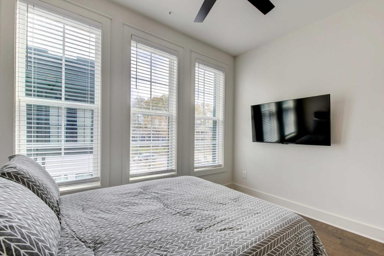 Modern Townhome About 2 Mi To Downtown! *